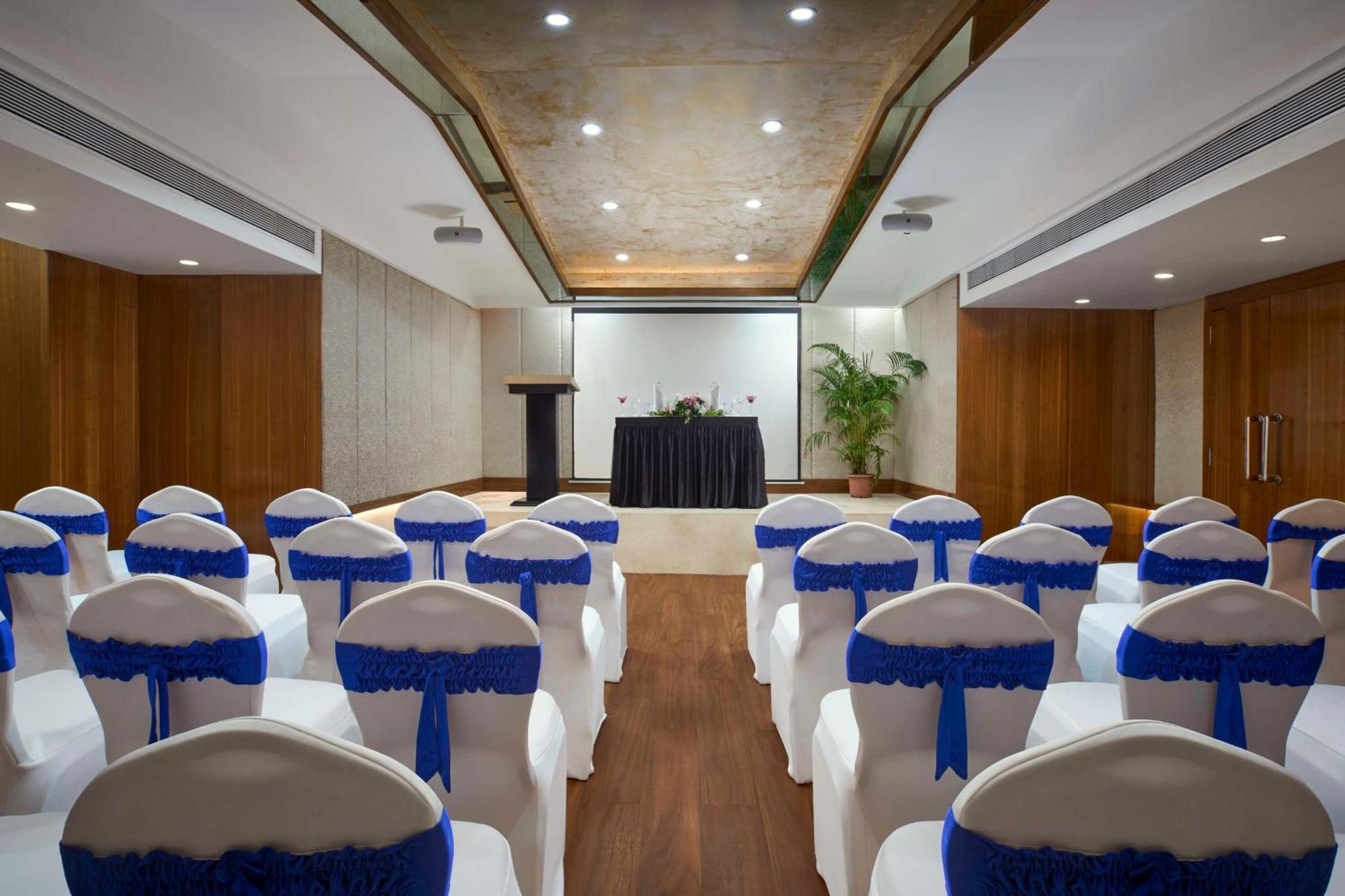 Park Inn By Radisson Goa Candolim Esterno foto